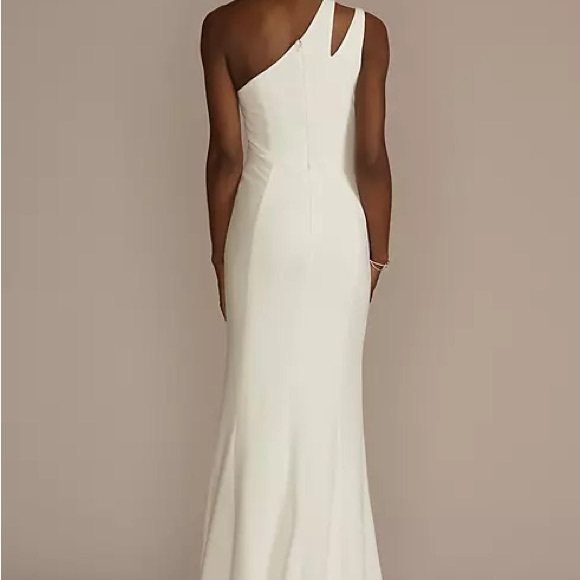 DB Studio bridal gown, trumpet style, one shoulder,soft white, size 12, NWT - Picture 3 of 3